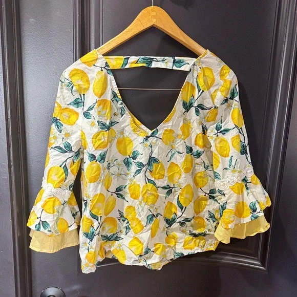 Love on a Hanger Lemon Patterned Blouse - Picture 3 of 3